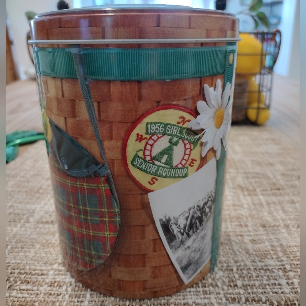 Girl Scout Collectable Backpack Tin